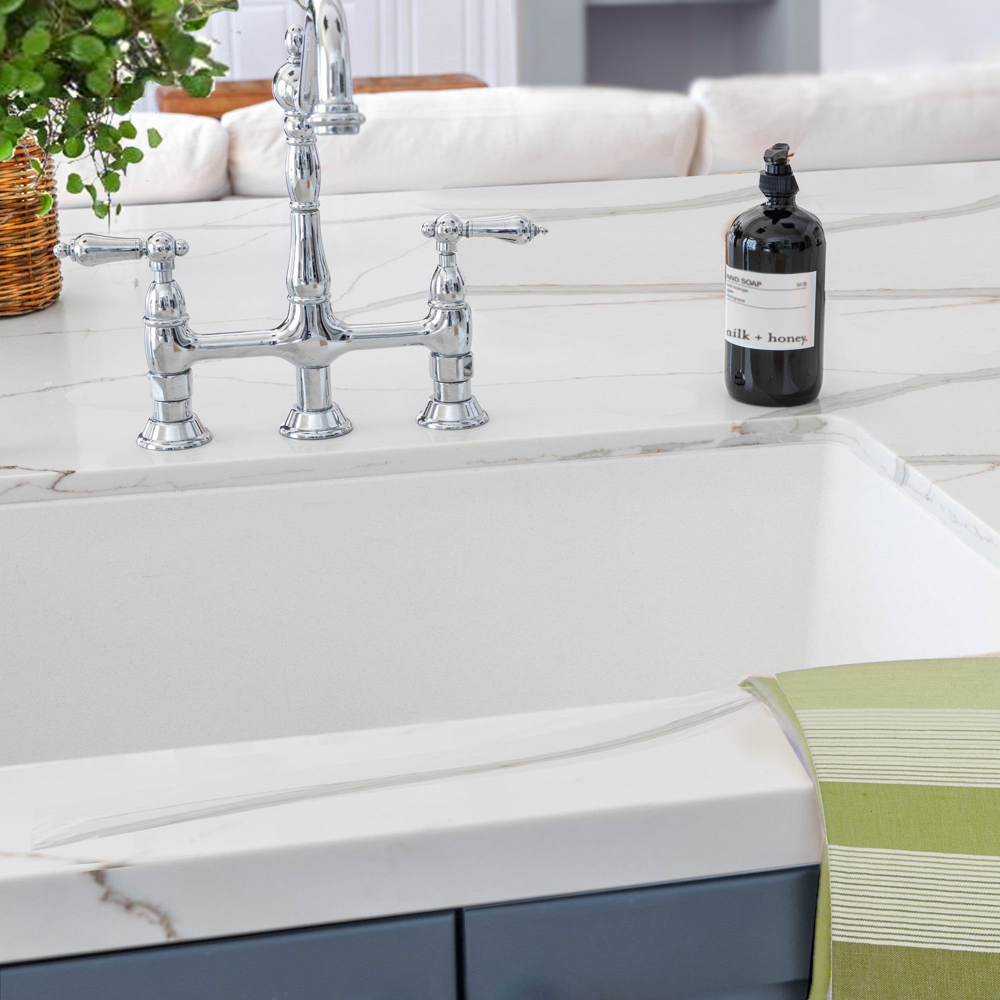 Nantucket Wellfleet-2719W 27-inch white fireclay kitchen sink, view 4