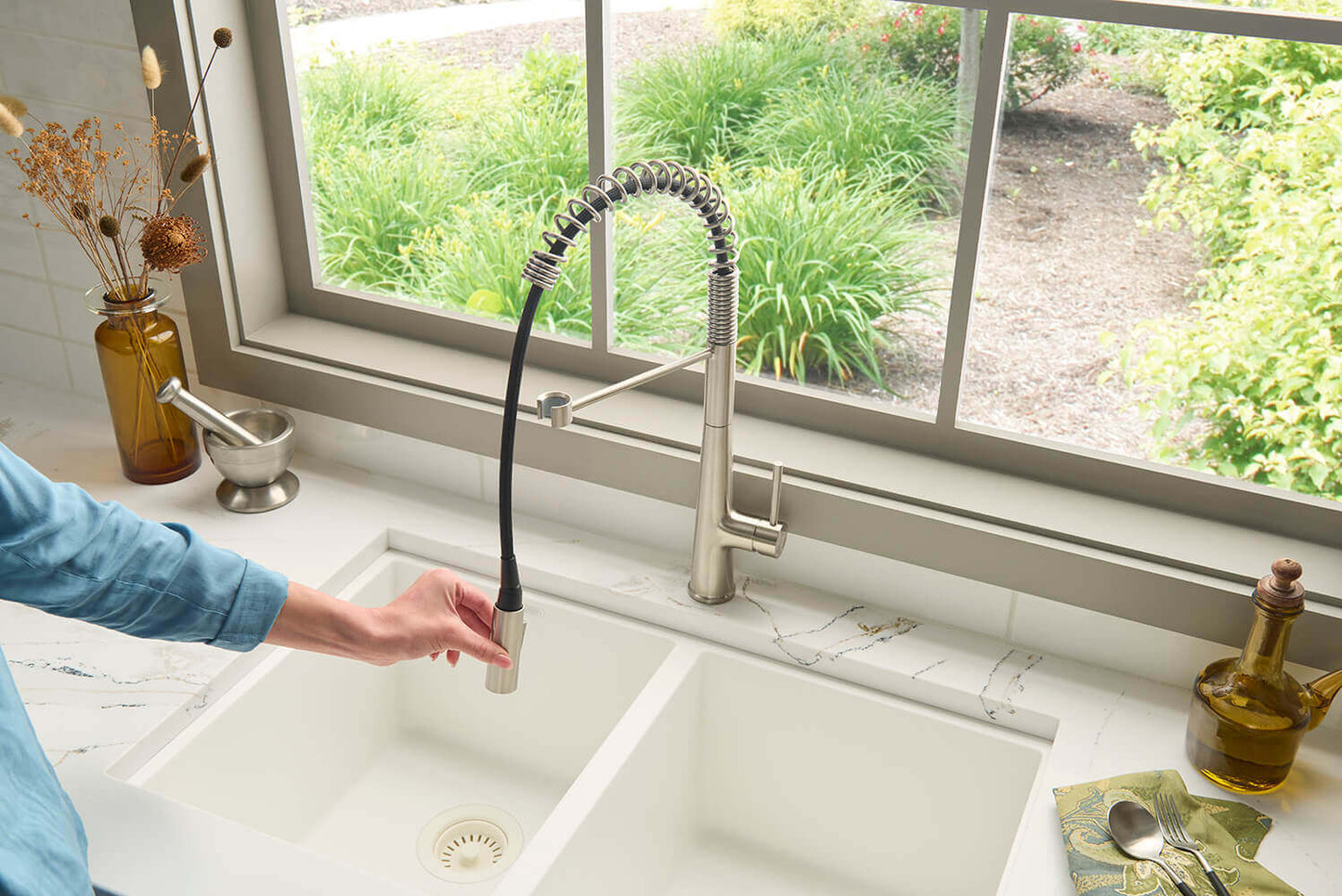 Ruvati RVF1232 Seneca Single-Handle Pull-Down Kitchen Faucet with Pre-Rinse Sprayer in Stainless Steel