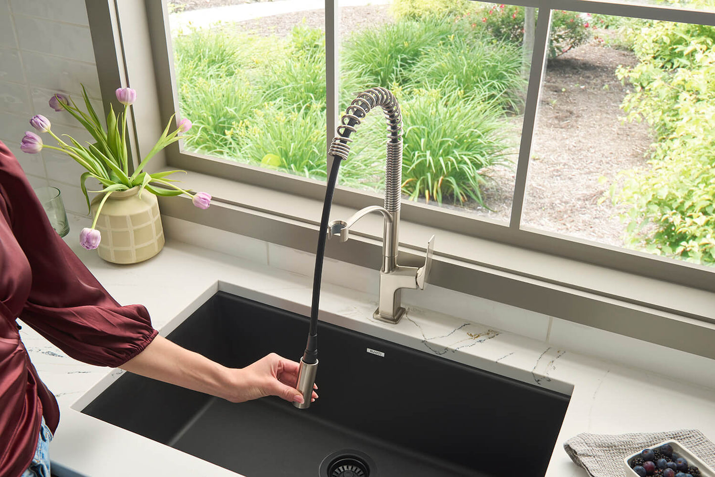 Ruvati RVF1236 Seneca Single-Handle Spring Pull-Down Kitchen Faucet with Pre-Rinse Sprayer