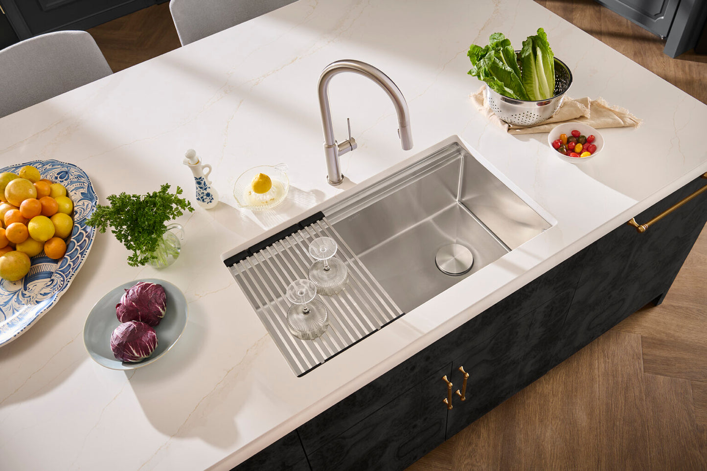 Ruvati RVF1237 Vestia Single-Handle Pull-Down Kitchen Faucet with Knurl Detail