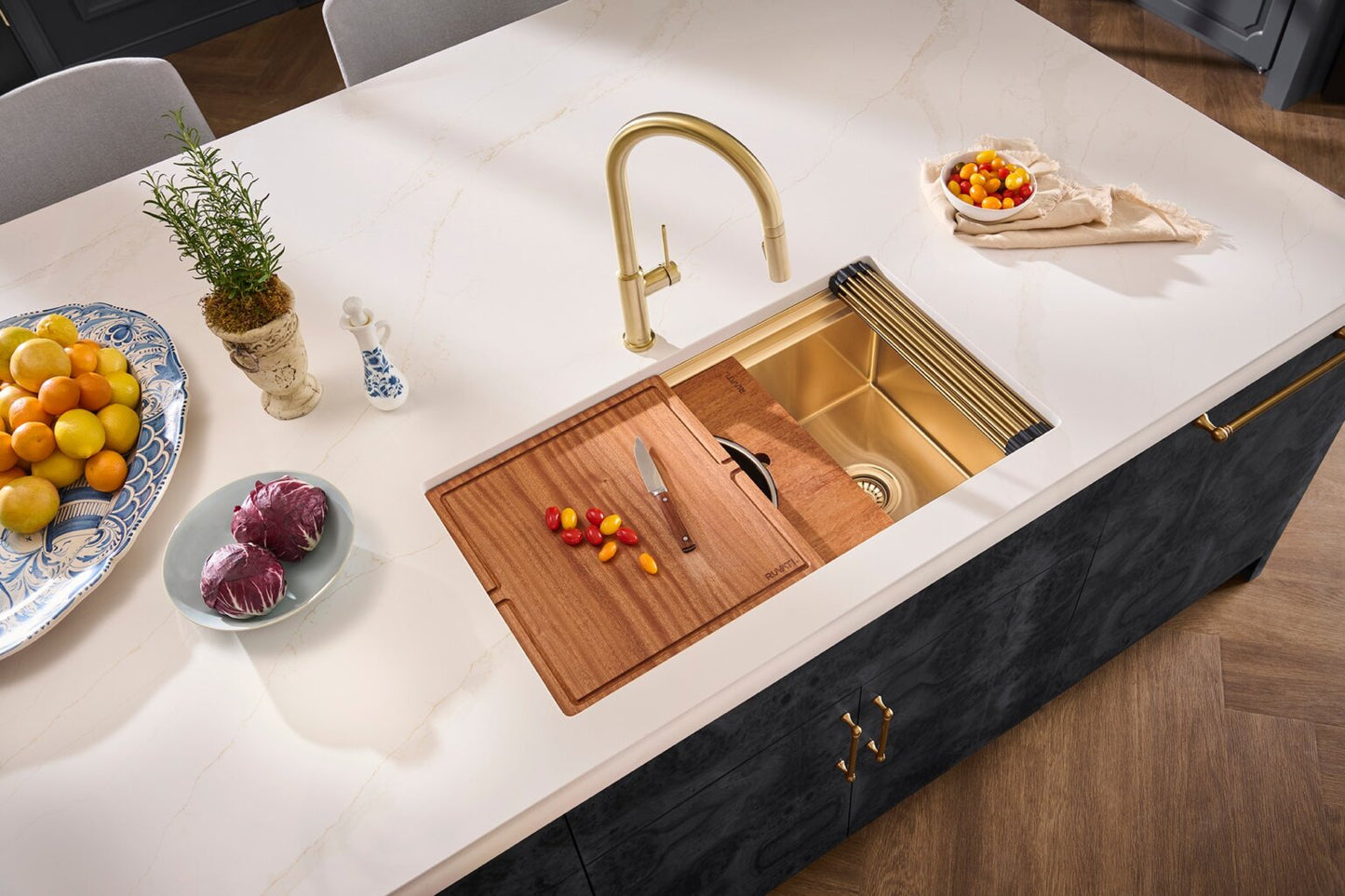 Ruvati RVF1237 Vestia Single-Handle Pull-Down Kitchen Faucet with Knurl Detail