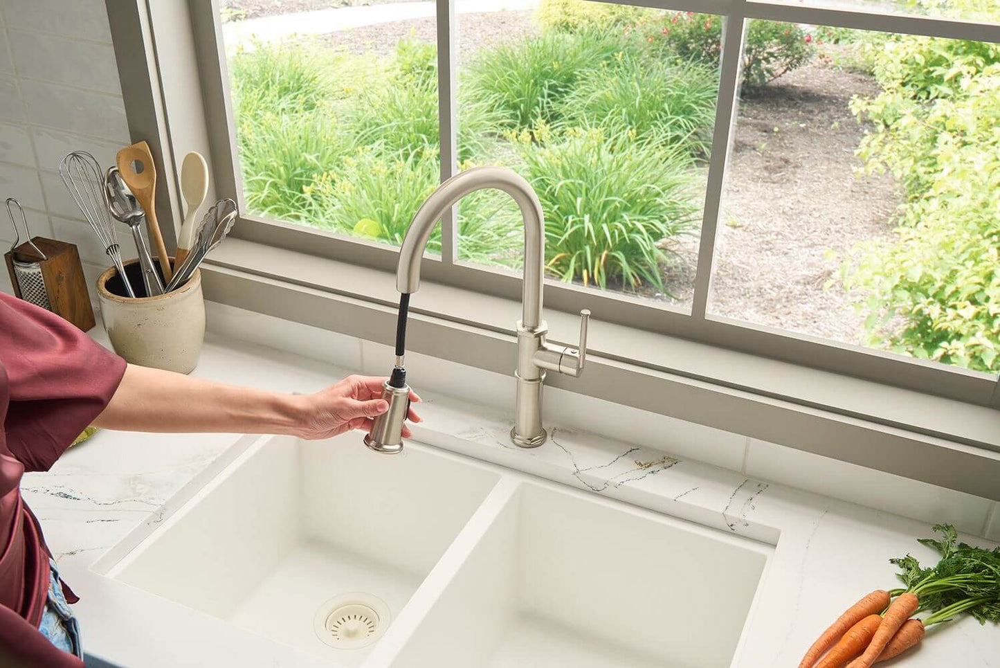 Ruvati RVF1239 Idris Single-Handle Pull-Down High-Arc Gooseneck Kitchen Faucet