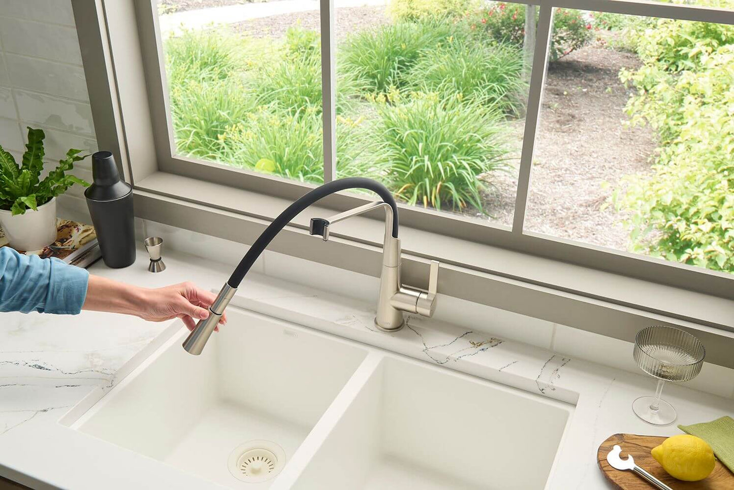 Ruvati RVF1242 Carina Single-Handle Flexible Hose Kitchen Faucet in Stainless and Black