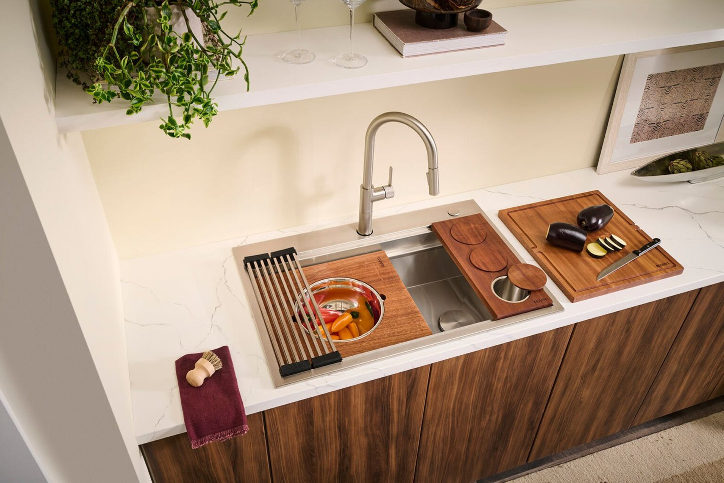 Ruvati RVF1248 Isola Single-Handle Pull-Out Kitchen Faucet with Knurl Detail