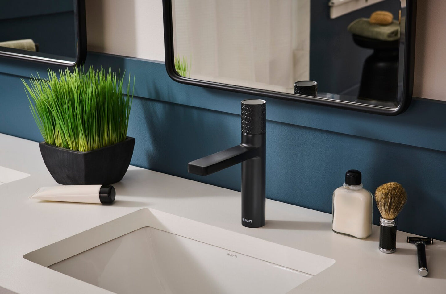 Ruvati RVF5133 Emilio Single-Handle Bathroom Faucet with Diamond Pattern Handle