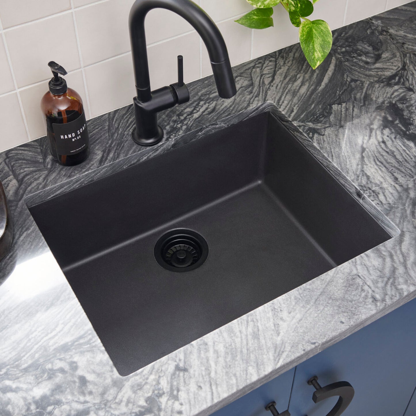 Ruvati RVG2022 21" Granite Composite Undermount Bar Prep Sink