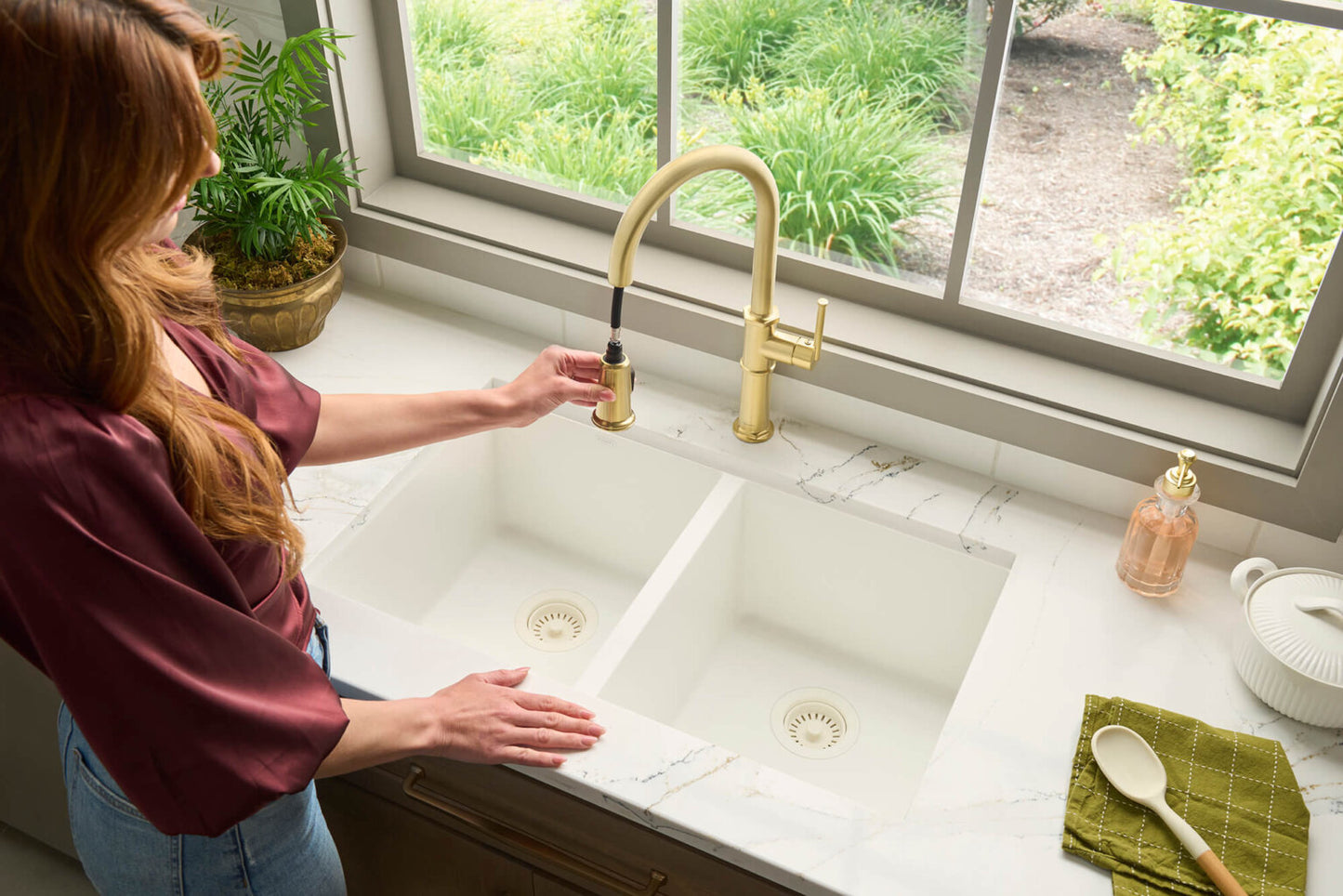 Ruvati RVG2388 32" Granite Composite Undermount Double Bowl Sink