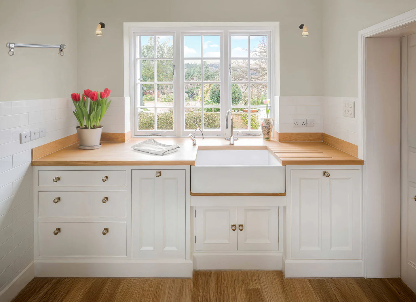 WHITEHAUS 30" Farmhaus Fireclay Duet Series Reversible Sink with Smooth Front Apron WH3018-WHITE