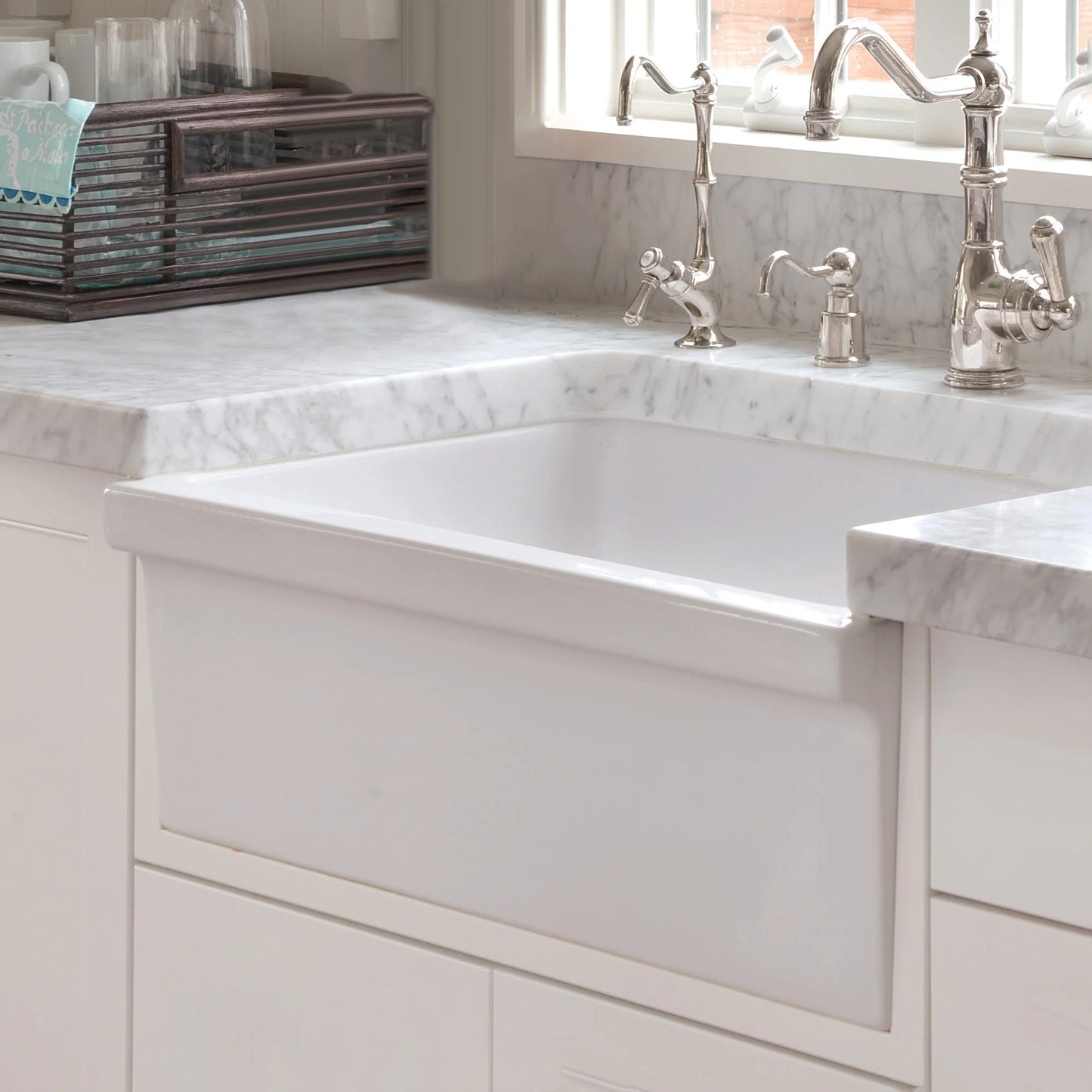 WHITEHAUS 30" Farmhaus Fireclay Quatro Alcove Reversible Sink WHQ330 in a stylish kitchen setting.
