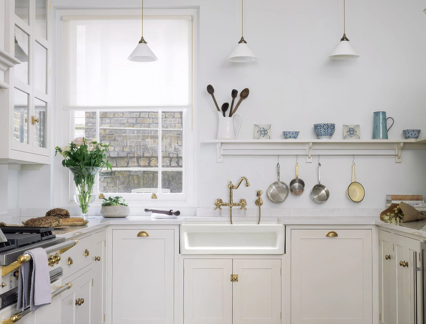 WHITEHAUS 33" Shakerhaus Reversible Kitchen Fireclay Sink WHQ5550 in an elegant modern kitchen setting.