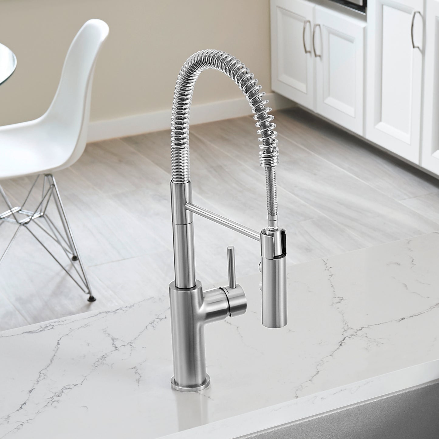 BLANCO Catris Semi-Pro Pull-Down Dual-Spray Kitchen Faucet displayed in a modern kitchen setting.