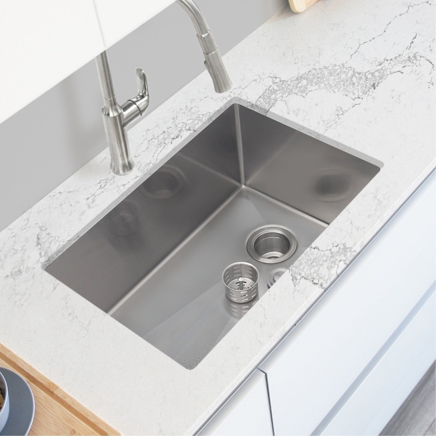 Azuni 28" Stainless Steel Undermount Kitchen Sink