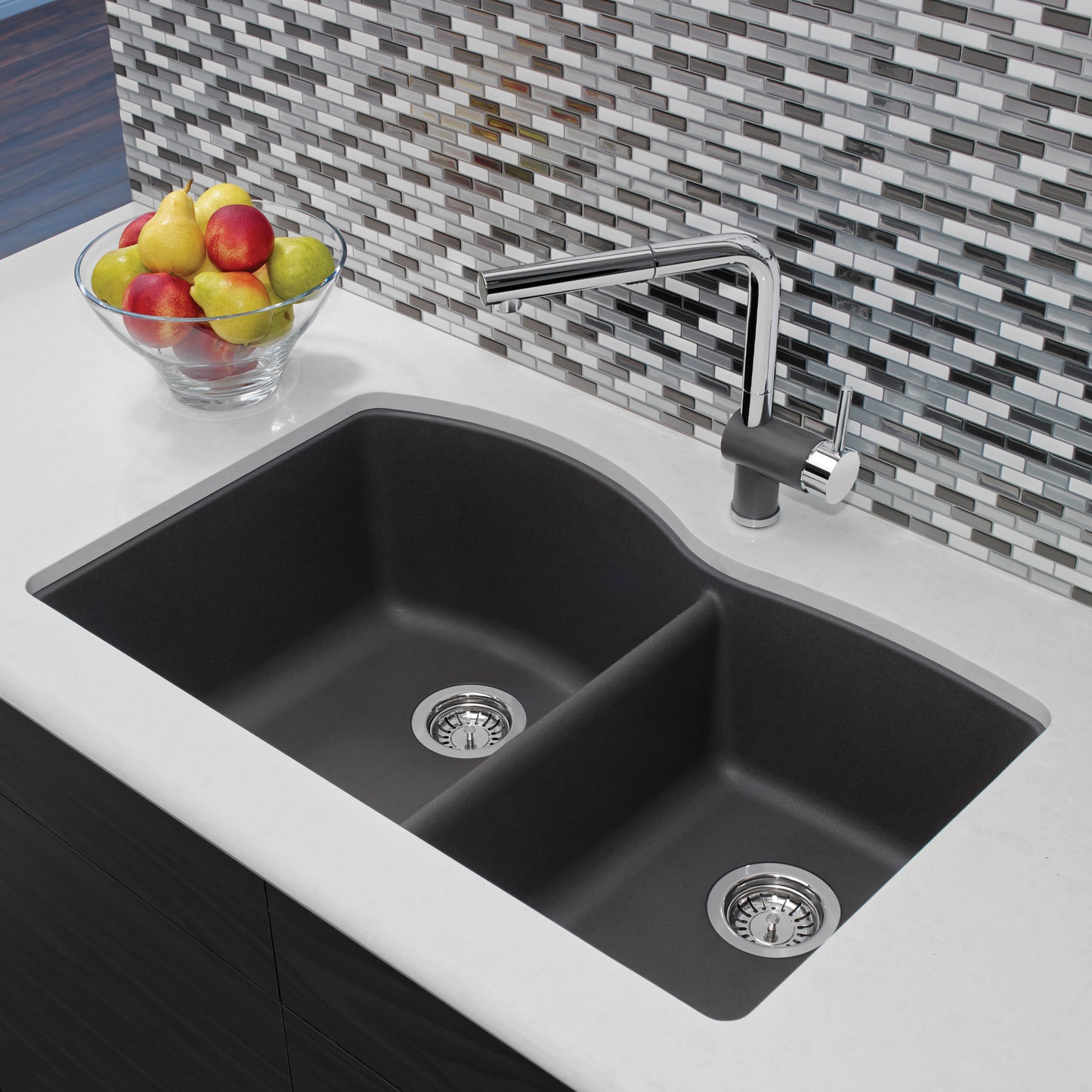 BLANCO Diamond SILGRANIT 32" 60/40 Double Bowl Undermount Kitchen Sink with fruits in a bowl.