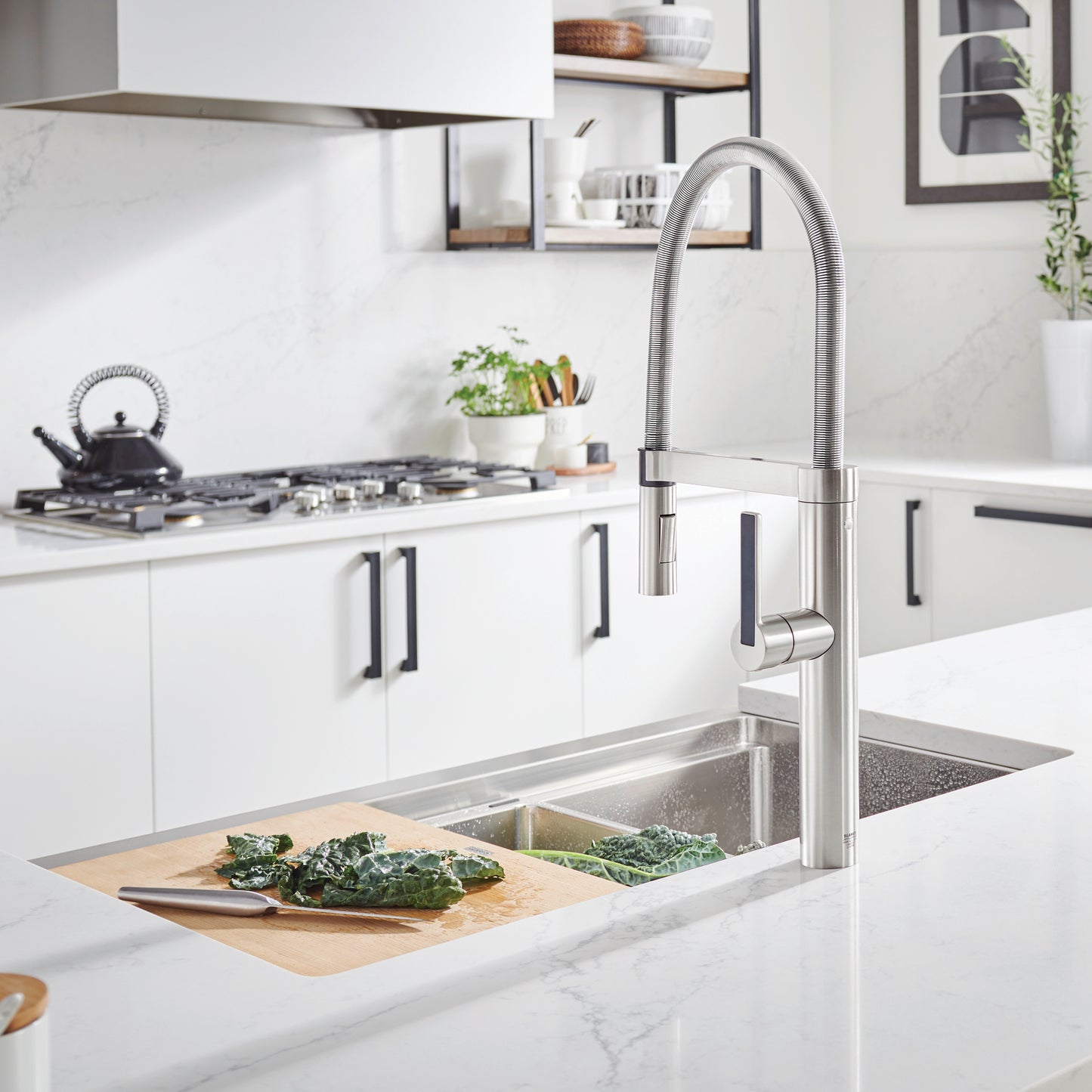 BLANCO Quatrus R15 Ergon 33" Single Bowl Apron-Front Stainless Steel Farmhouse Sink with preparation area.