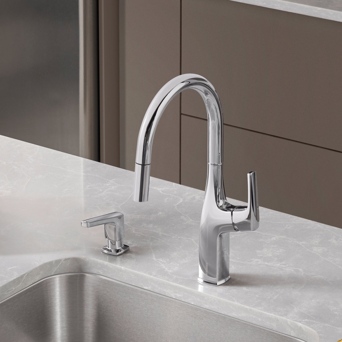 BLANCO Rivana High-Arc Pull-Down Dual-Spray Kitchen Faucet