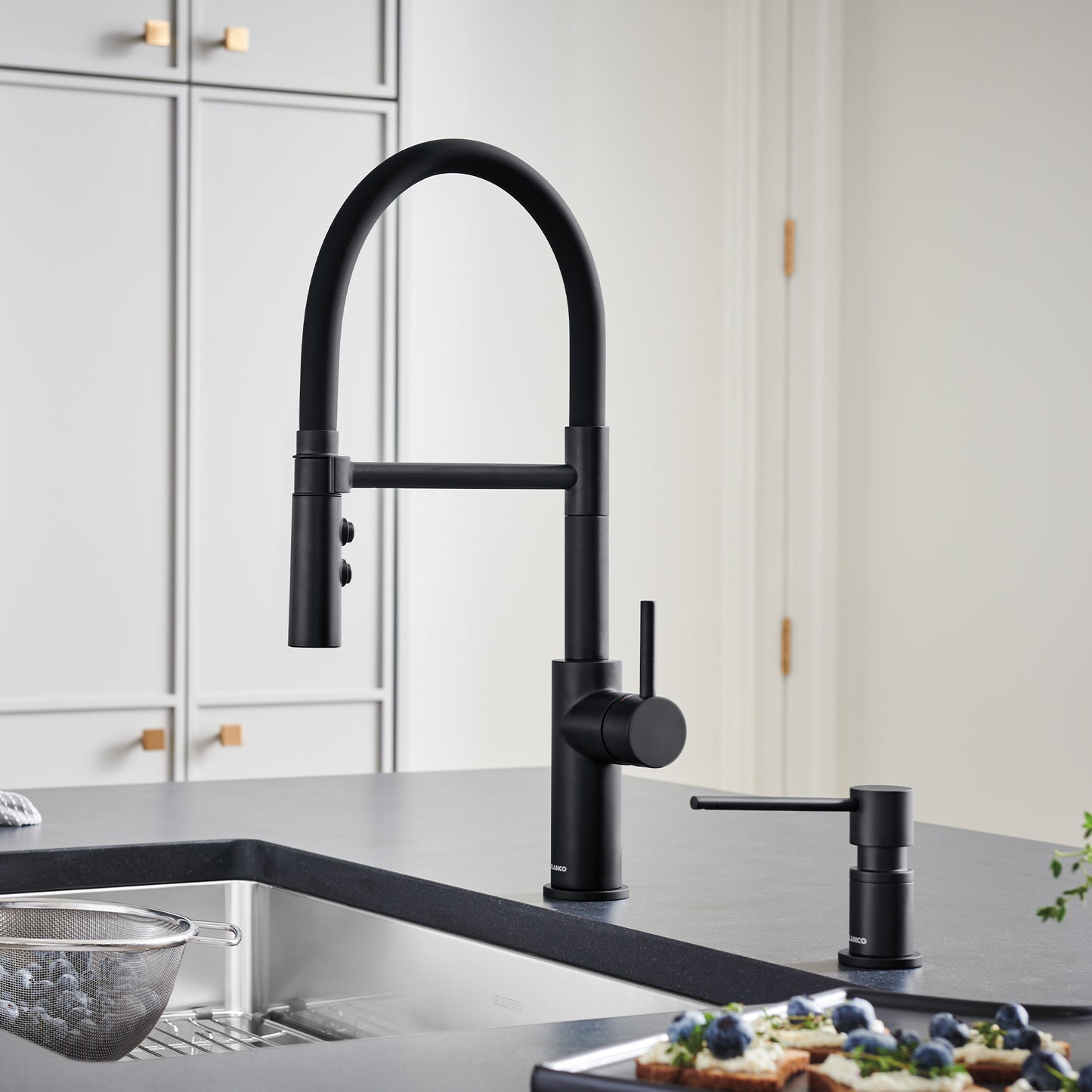 BLANCO Catris Flexo Semi-Pro Pull-Down Dual-Spray Kitchen Faucet in sleek black finish