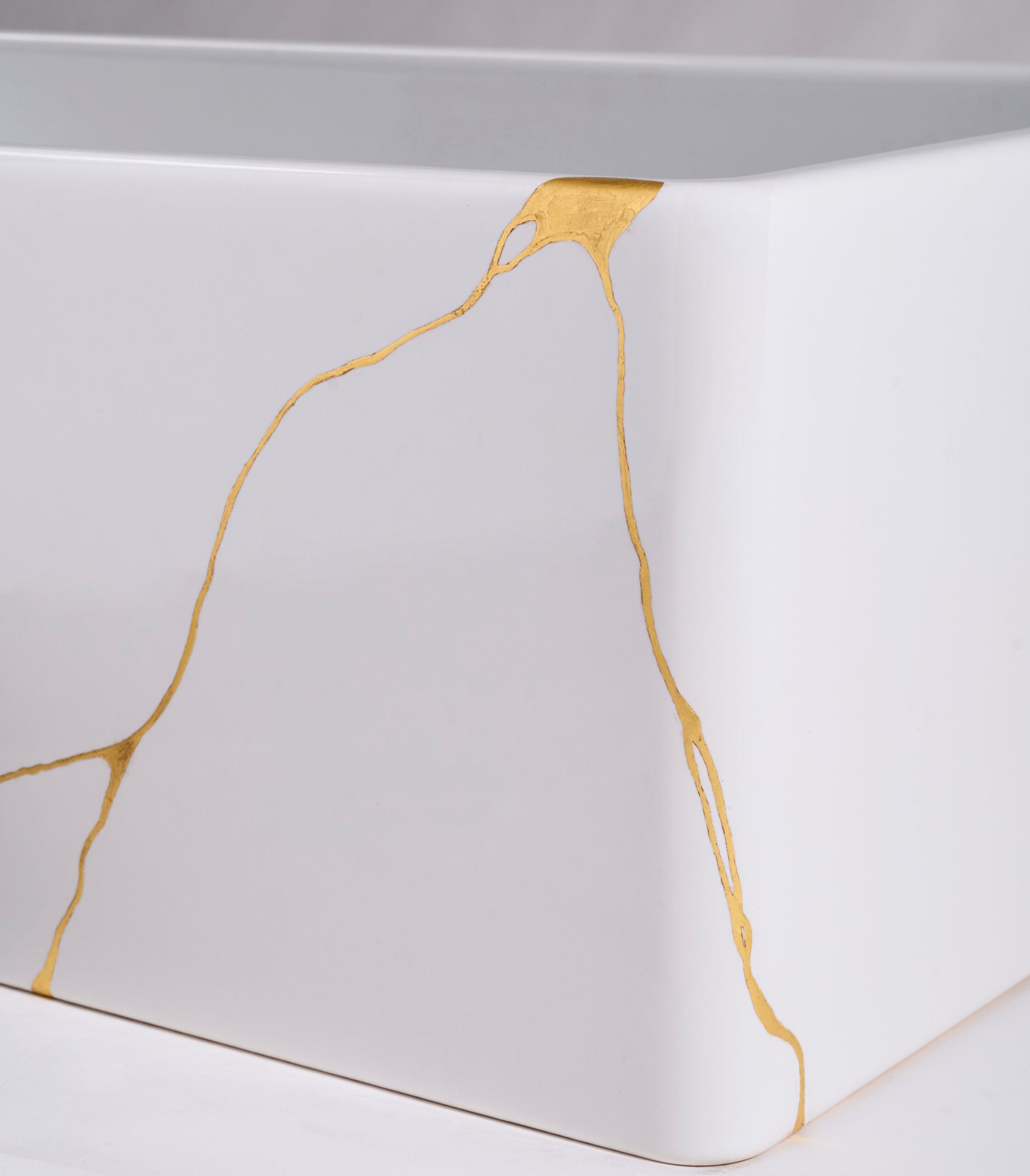 Thompson Kintsugi 30" Matte White Fireclay Farmhouse Sink with Gold Detailing - KSA-KINT-GOLD - view 5