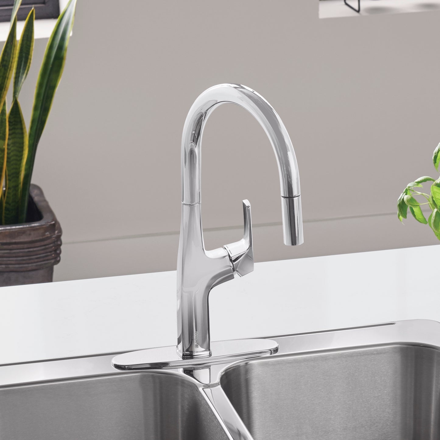 BLANCO Rivana High-Arc Pull-Down Dual-Spray Kitchen Faucet