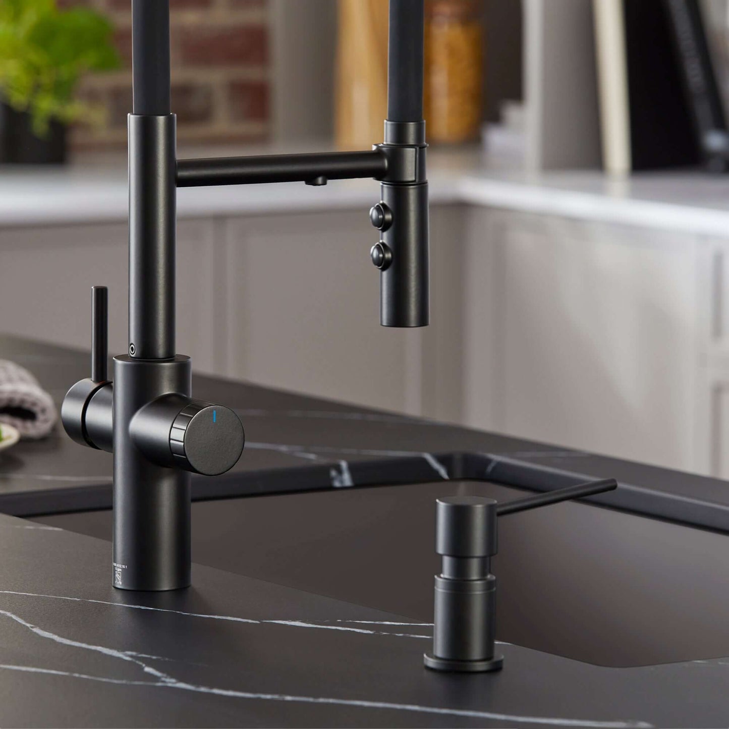 BLANCO Catris Flexo Filter-Ready Semi-Pro Pull-Down Dual-Spray Kitchen Faucet