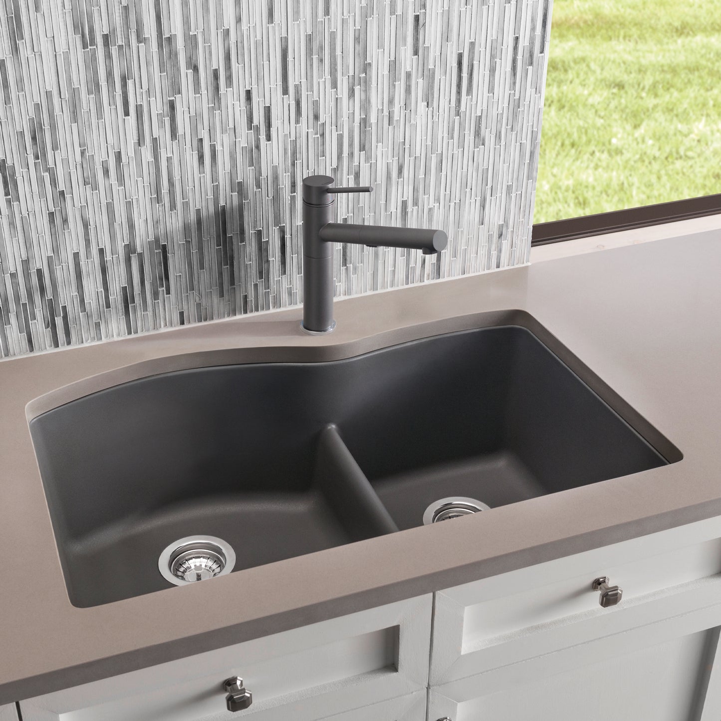 BLANCO Diamond SILGRANIT 32" 60/40 Double Bowl Undermount Kitchen Sink with Low Divide in modern kitchen setting.