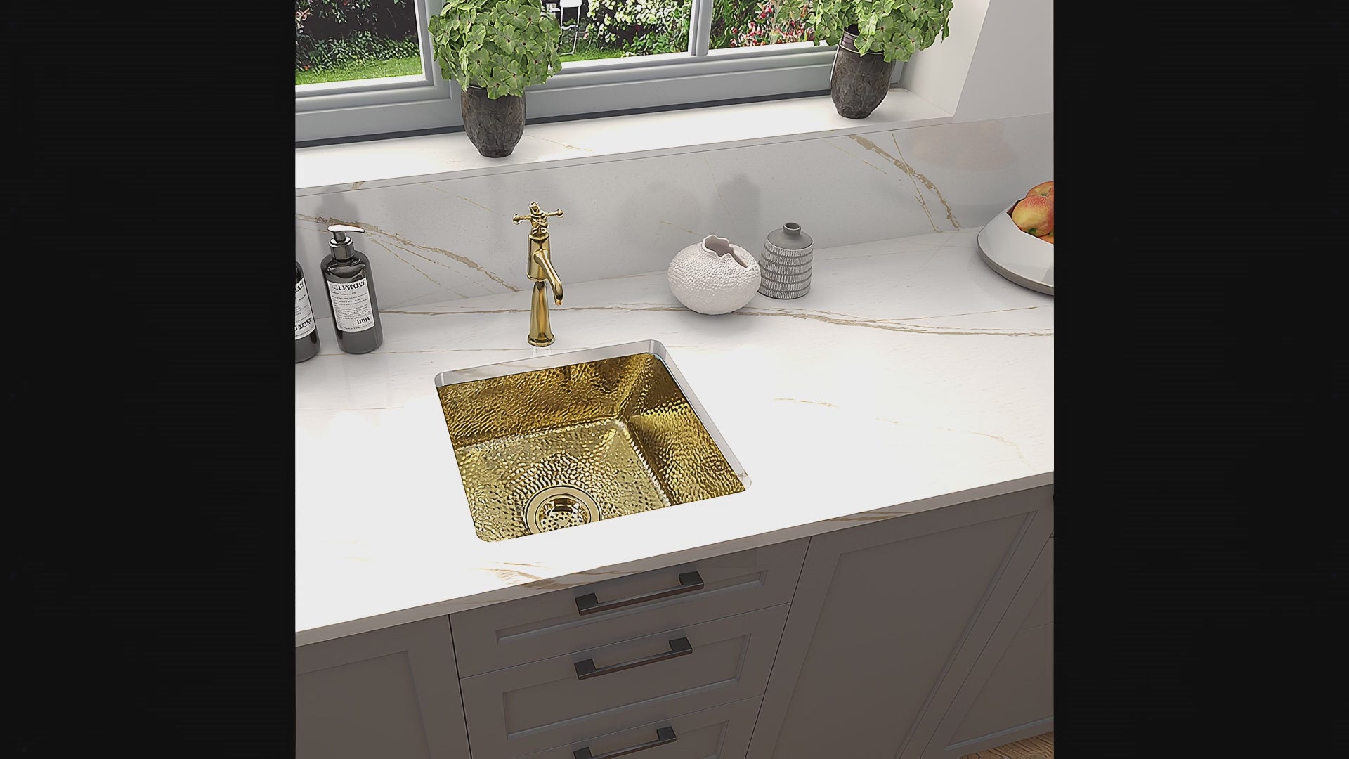 Nantucket SQRB-7 rotating product video