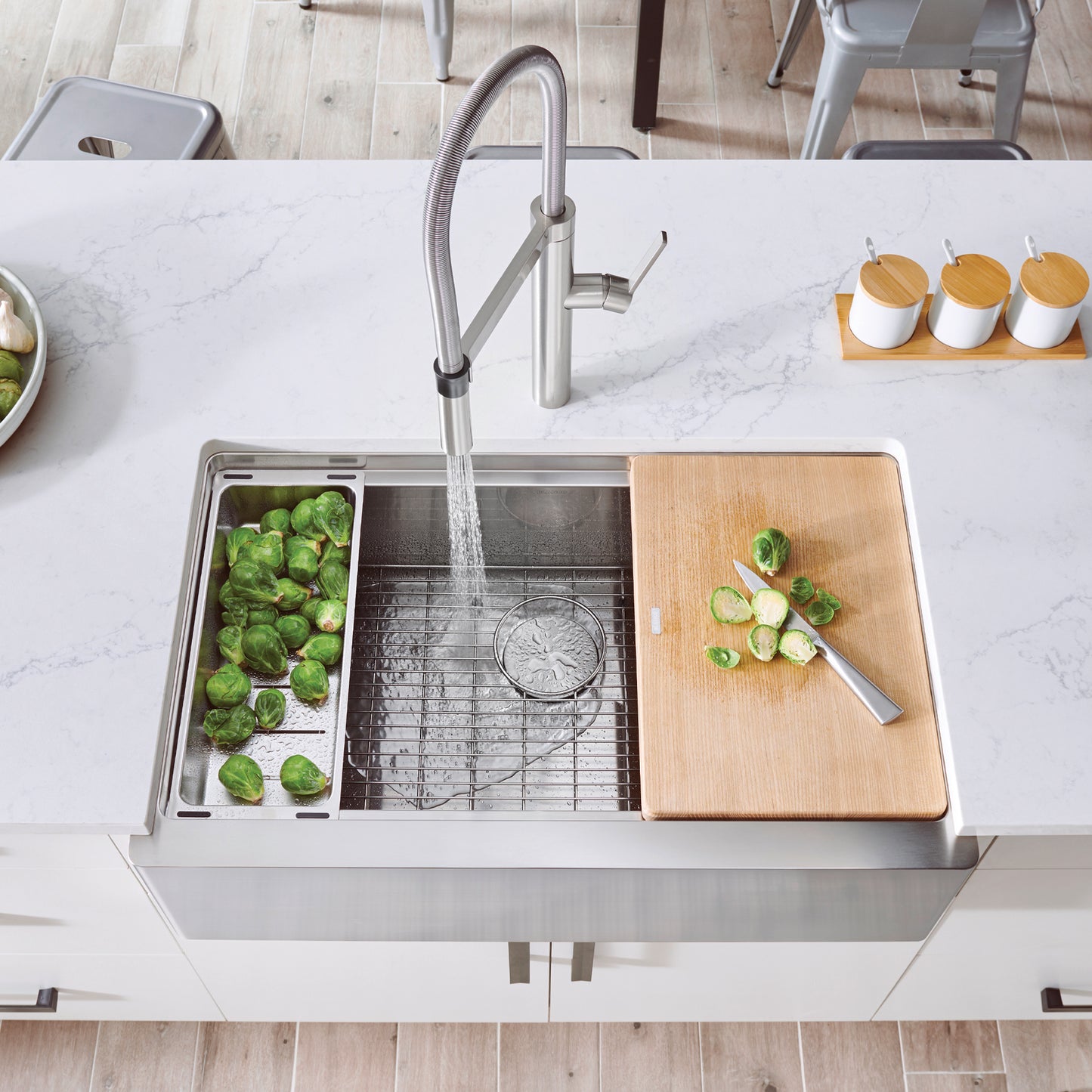 BLANCO Quatrus R15 Ergon 33" Single Bowl Apron-Front Stainless Steel Farmhouse Sink with ergonomic design and workstation.