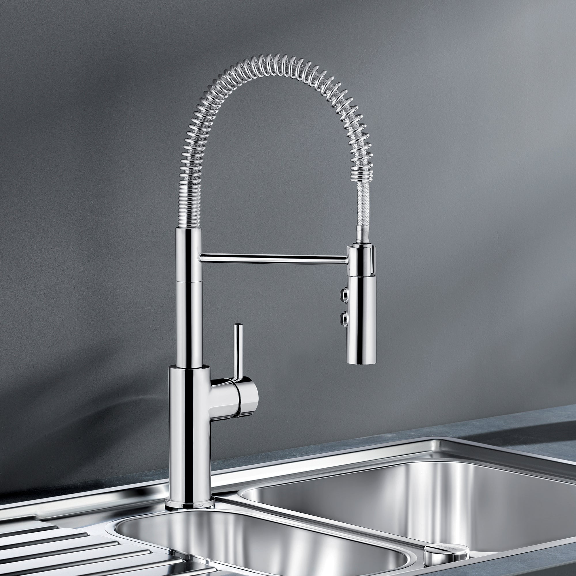 BLANCO Catris Semi-Pro Pull-Down Dual-Spray Kitchen Faucet with spring-coil design and solid brass body.