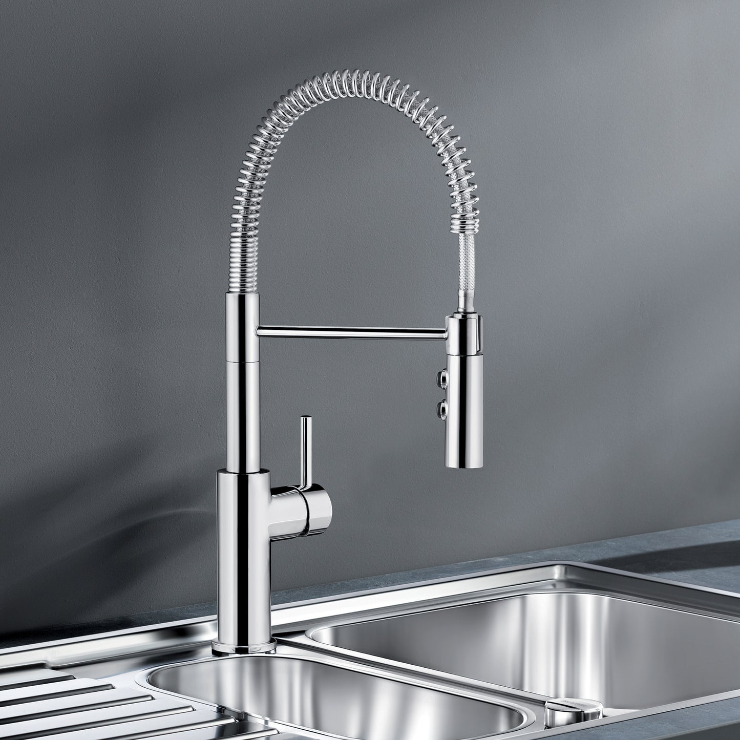 BLANCO Catris Semi-Pro Pull-Down Dual-Spray Kitchen Faucet with spring-coil design and solid brass body.