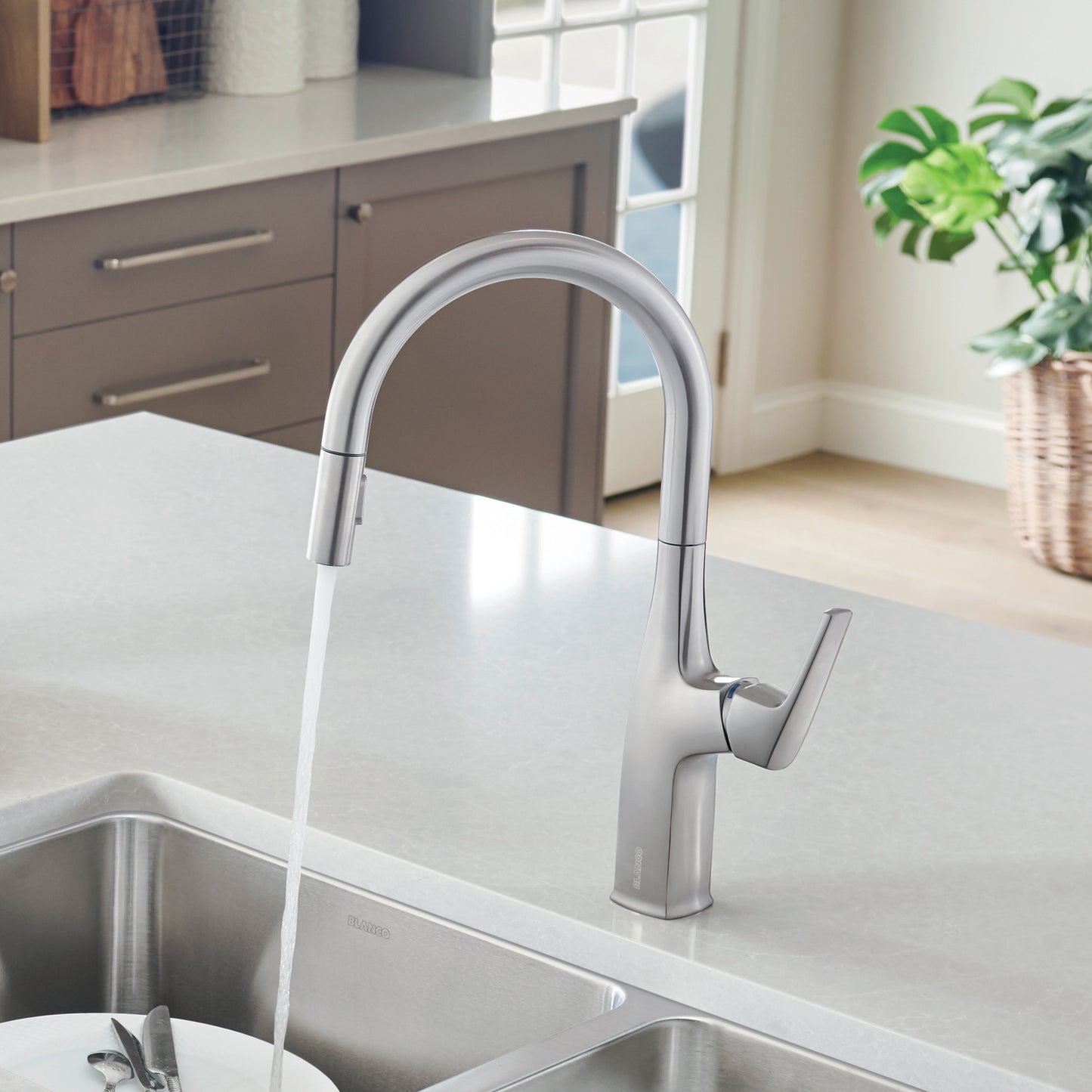 BLANCO Rivana High-Arc Pull-Down Dual-Spray Kitchen Faucet