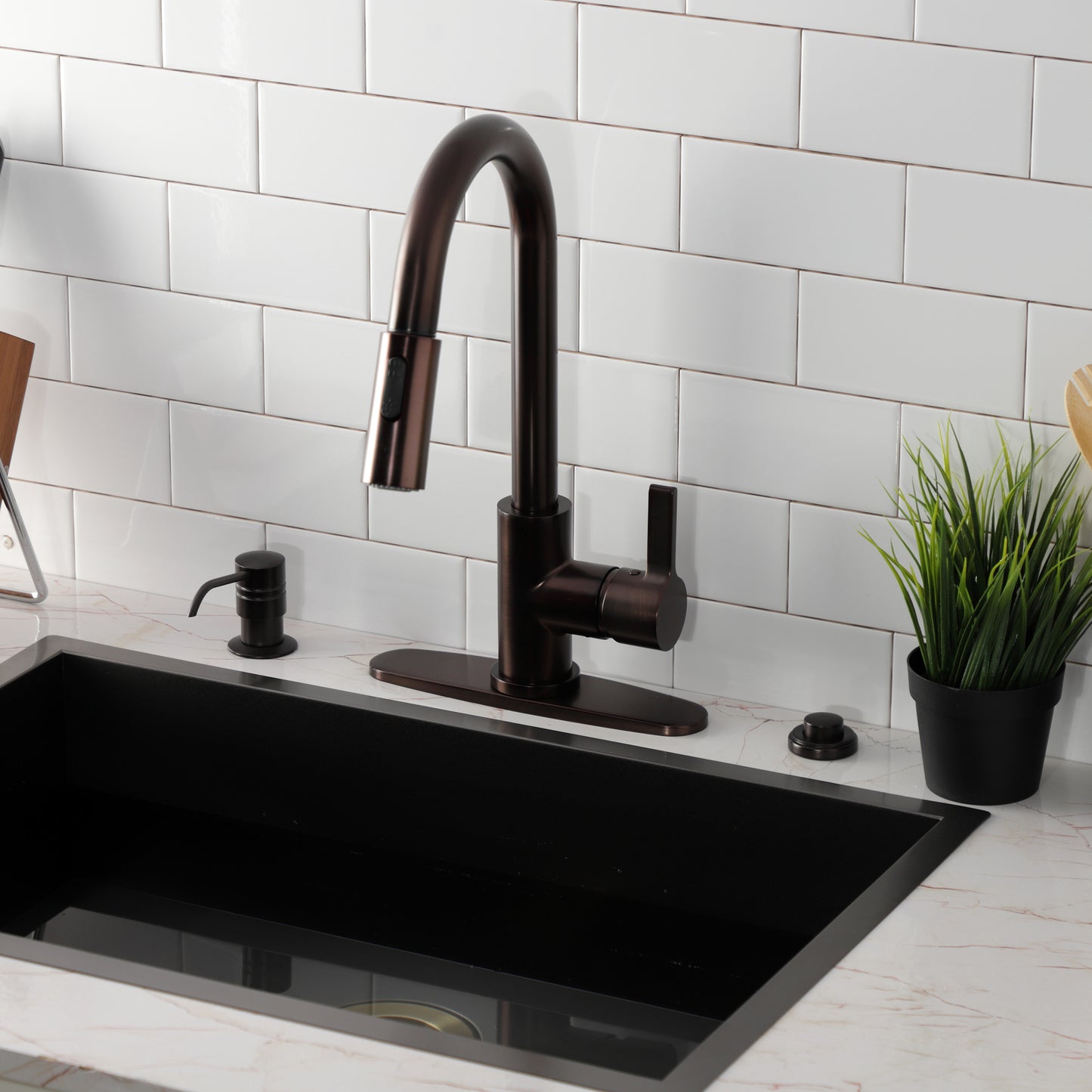 Kingston Brass LS8783CTL Continental Pull-Down Kitchen Faucet