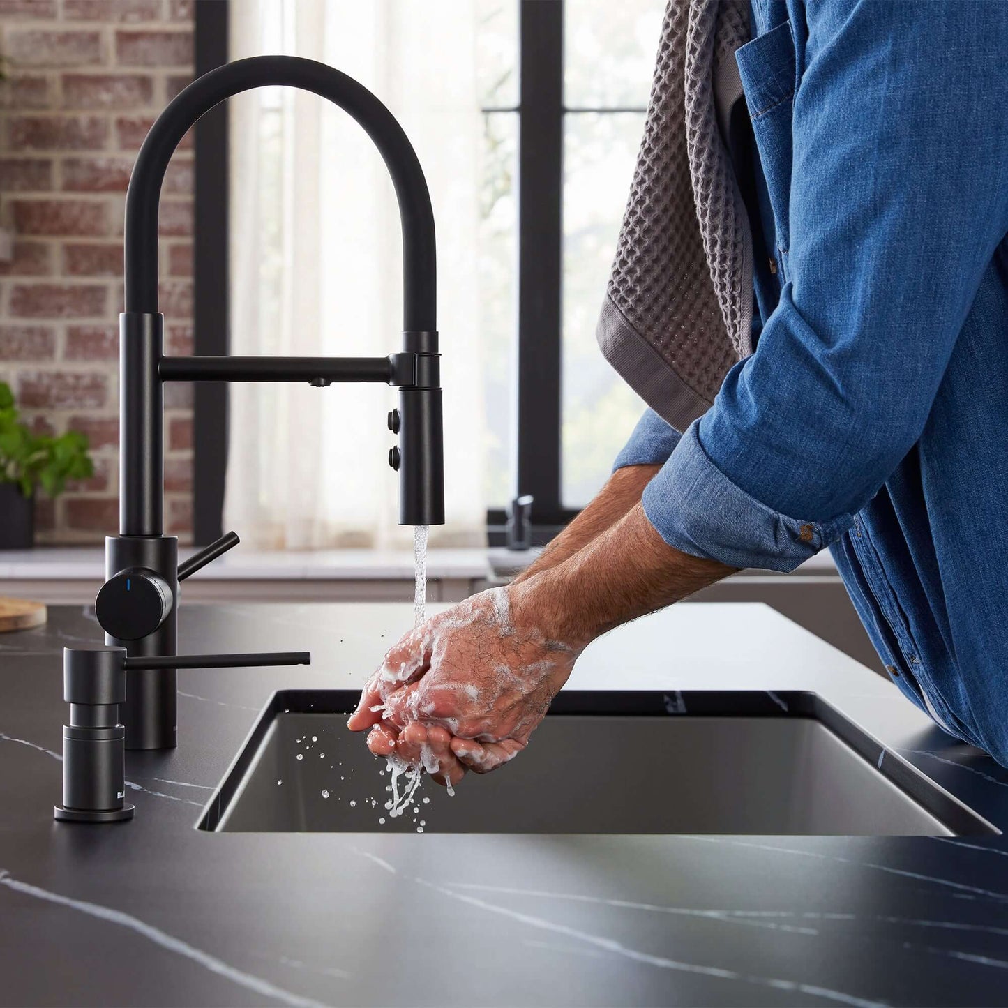 BLANCO Catris Flexo Filter-Ready Semi-Pro Pull-Down Dual-Spray Kitchen Faucet