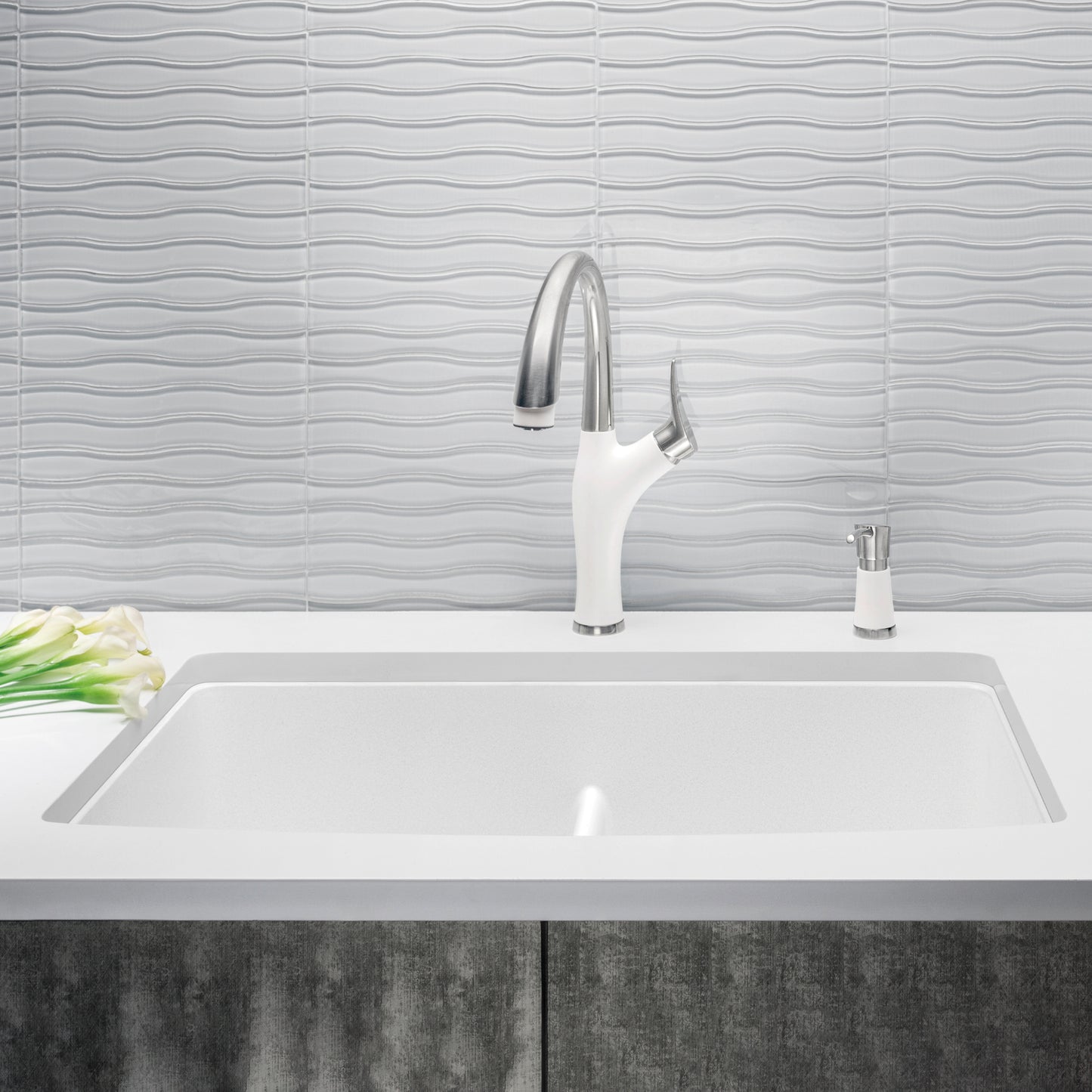 BLANCO Diamond SILGRANIT 32" 50/50 Double Bowl Undermount Kitchen Sink with Low Divide and modern faucet