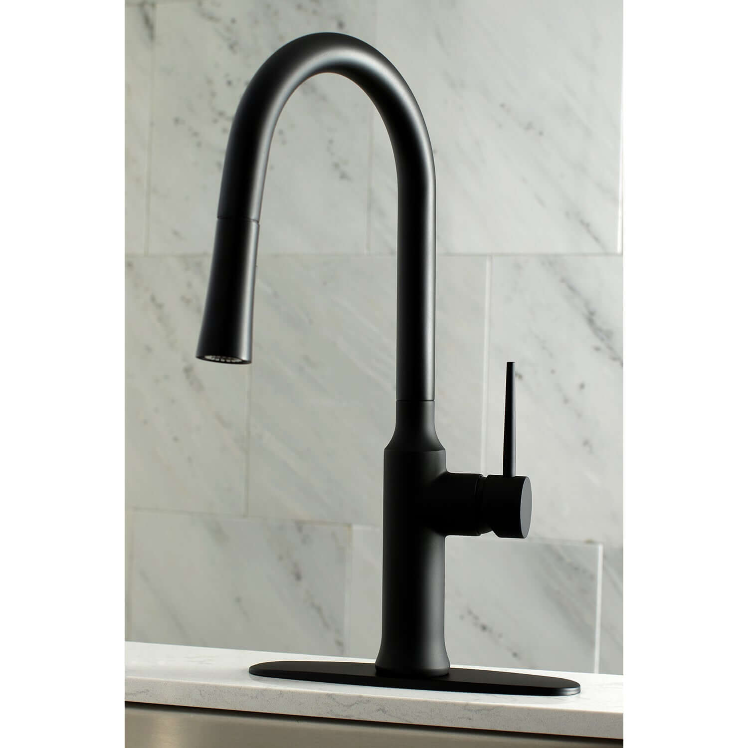 Gourmetier LS2723NYL New York Single-Handle Pull-Down Kitchen Faucet, Brushed Brass