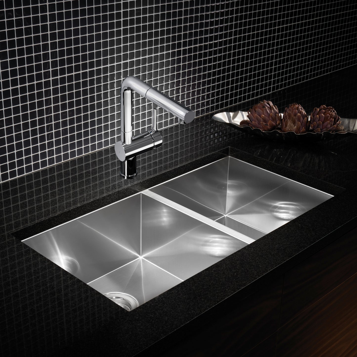 BLANCO Quatrus R0 33" 60/40 Double Bowl Undermount Stainless Kitchen Sink with modern faucet and dark countertop.