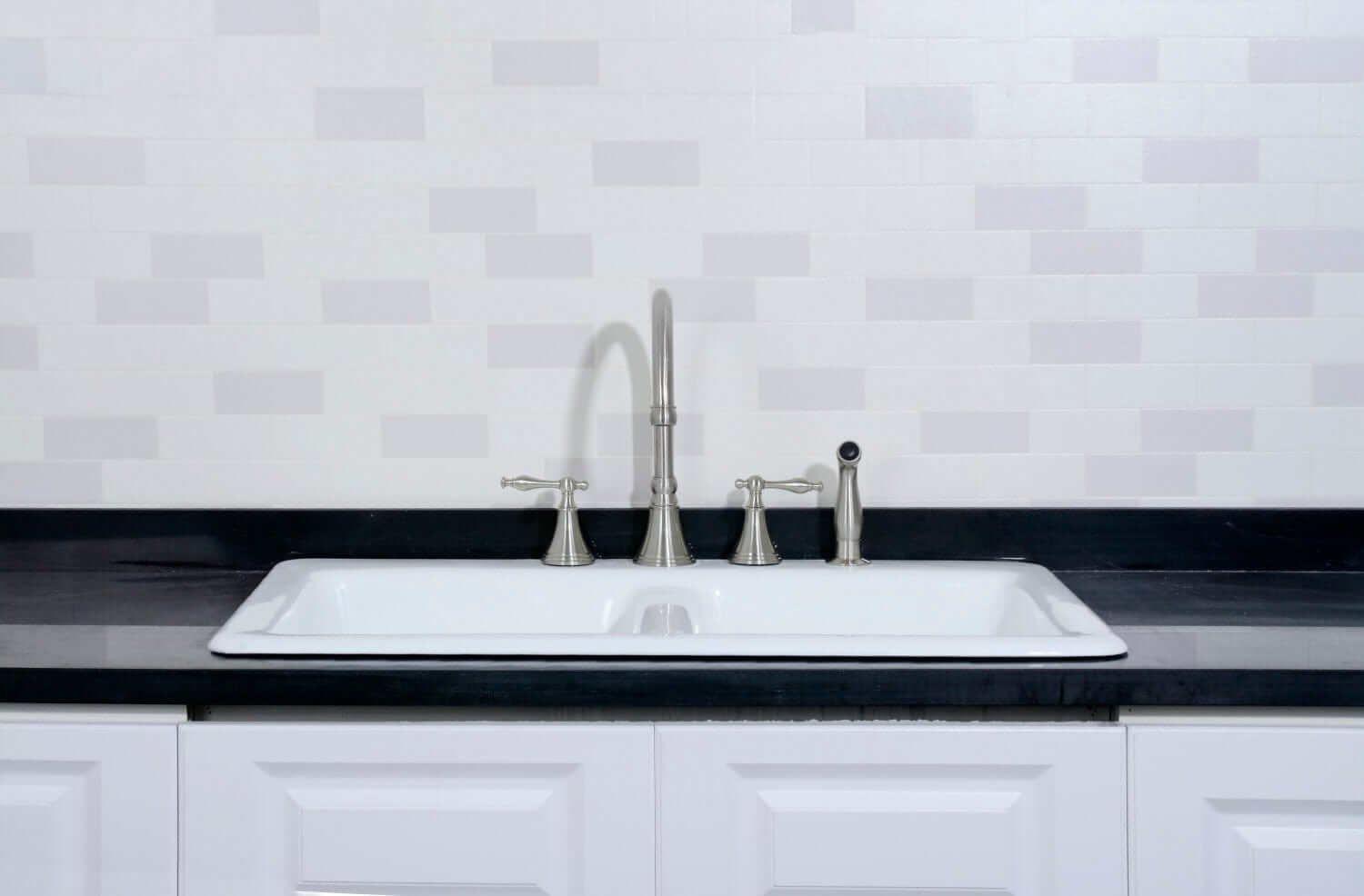 KINGSTON Brass Gourmetier 33" Cast Iron Double Bowl Drop-In Kitchen Sink - White